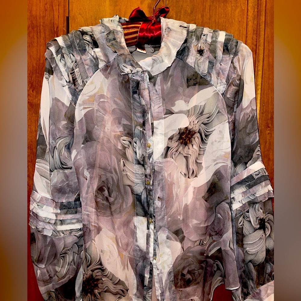 NEW and never worn DVF perfect spring blouse